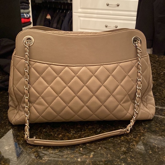 RARE - Authentic CHANEL - Limited Edition - Quilted Lambskin GST /500 - Picture 11 of 16